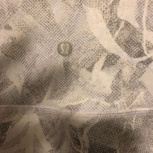 Lululemon wunder under